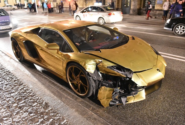 Lamborghini Aventador LP700-4 Roadster