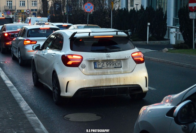 Mercedes-AMG A 45 W176 2015