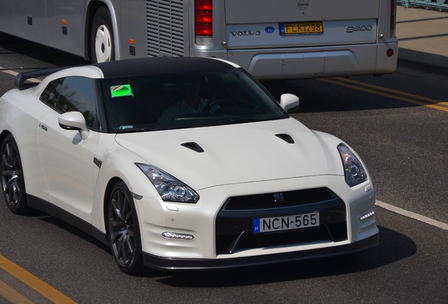 Nissan GT-R 2012