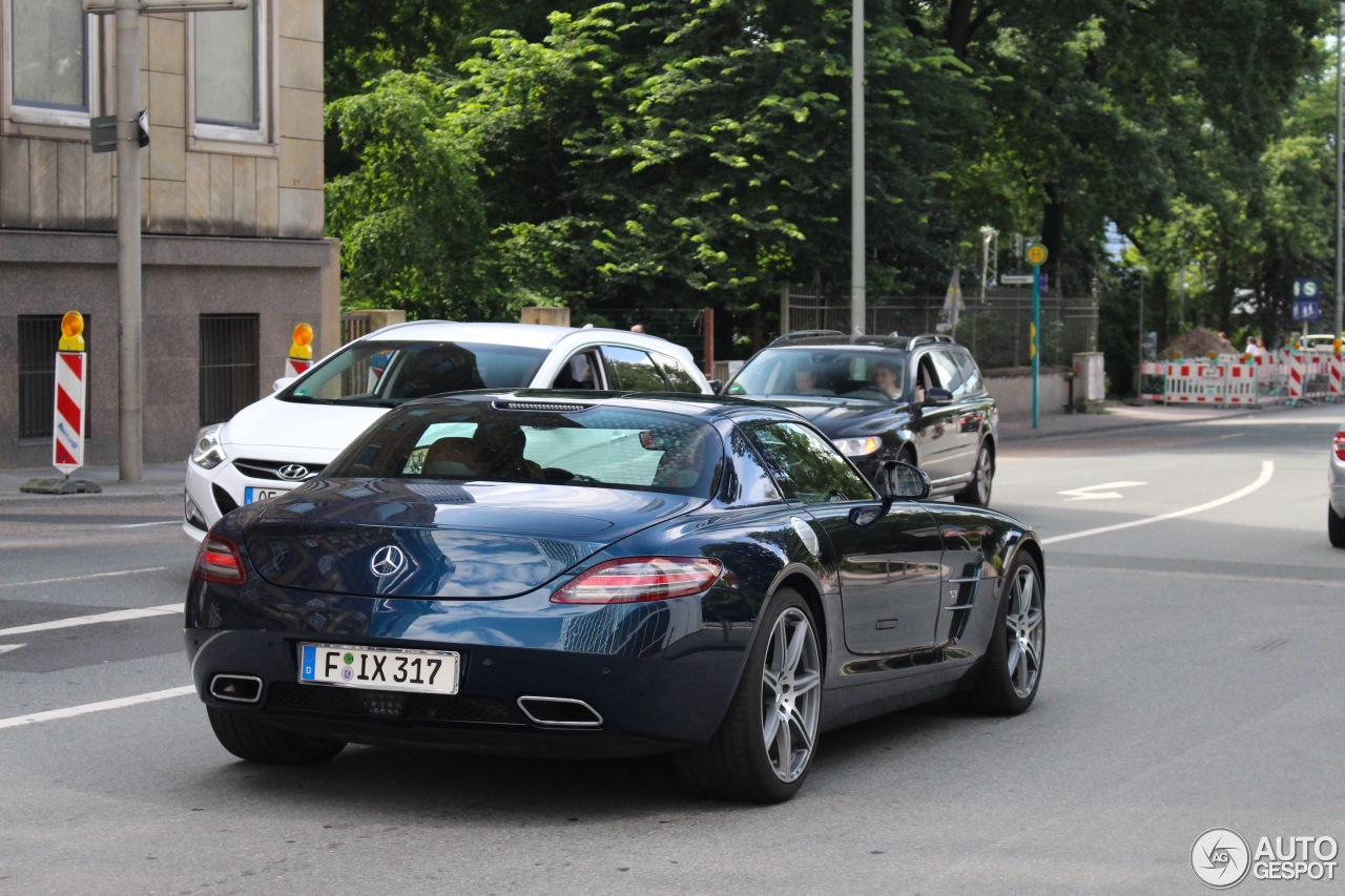 Mercedes-Benz SLS AMG