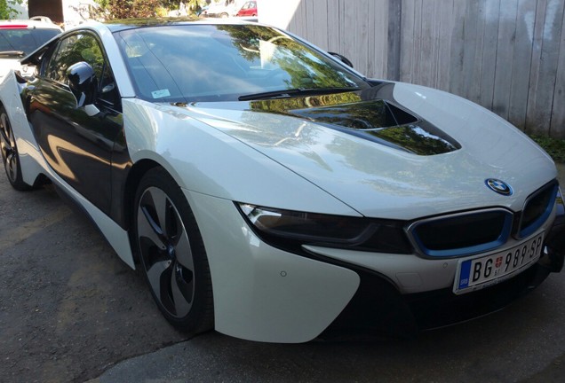 BMW i8