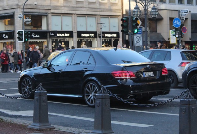 Mercedes-Benz E 63 AMG W212 V8 Biturbo