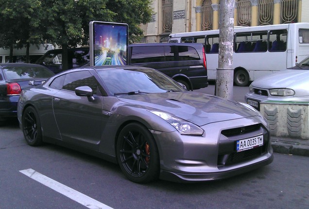 Nissan GT-R