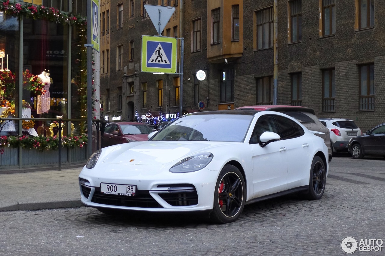 Porsche 971 Panamera Turbo