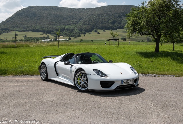 Porsche 918 Spyder Weissach Package