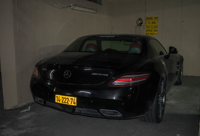 Mercedes-Benz SLS AMG