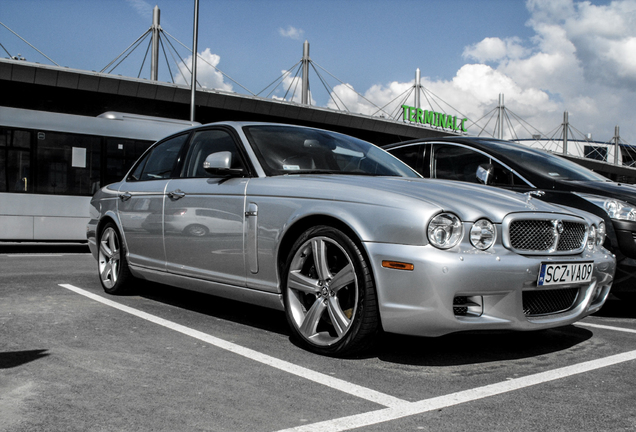 Jaguar XJR Portfolio