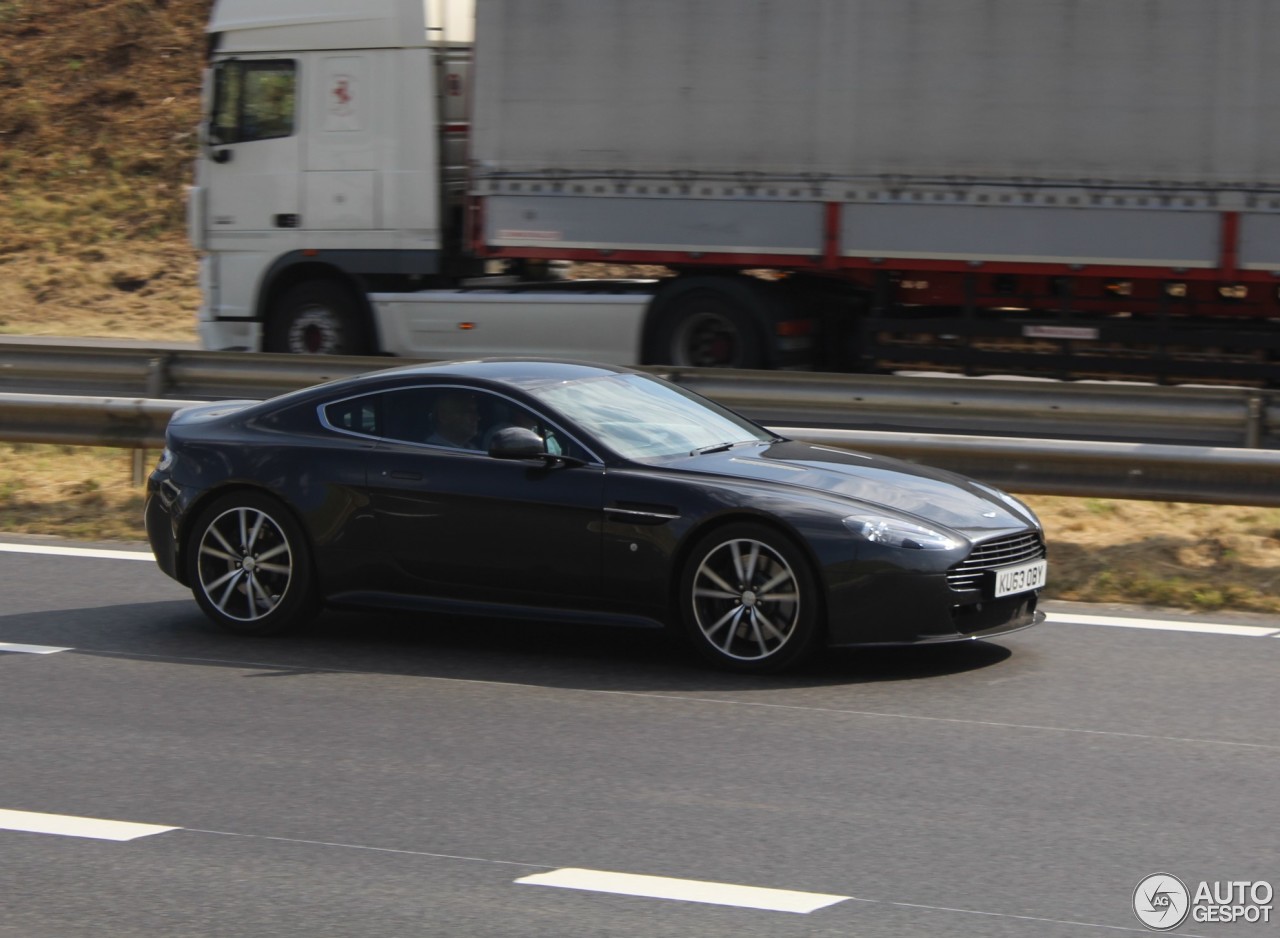 Aston Martin V8 Vantage