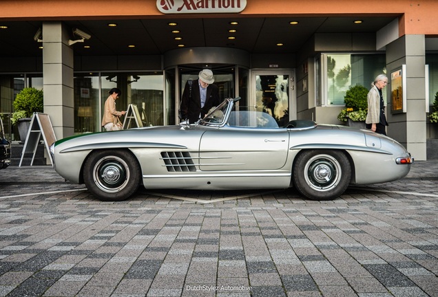 Mercedes-Benz 300SL Roadster