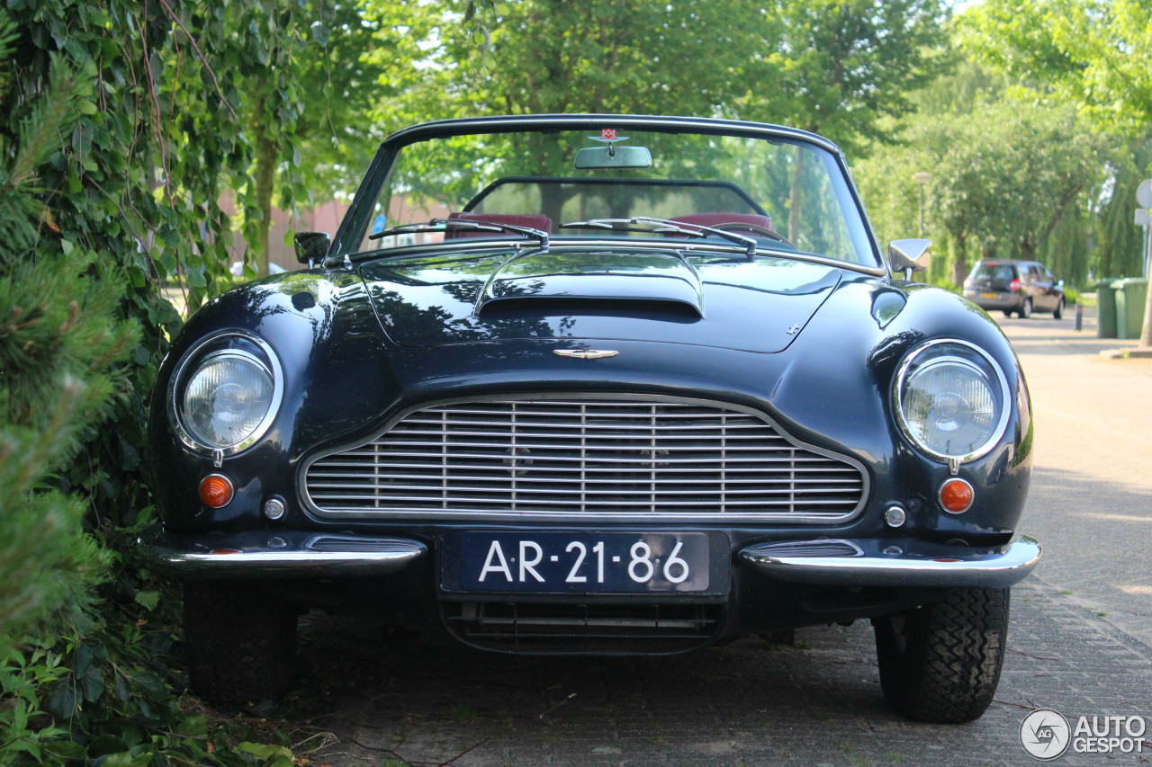 Aston Martin DB6 Volante