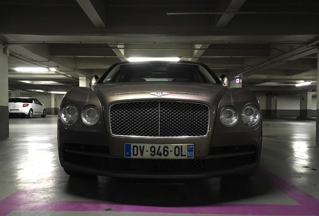 Bentley Flying Spur V8