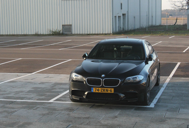 BMW M5 F10 2011