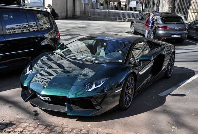 Lamborghini Aventador LP700-4 Roadster