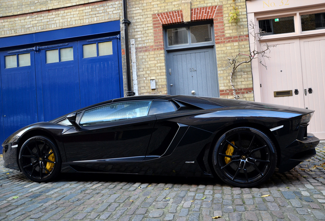 Lamborghini Aventador LP700-4 Roadster