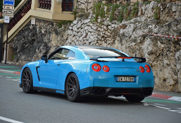 Nissan GT-R 2015