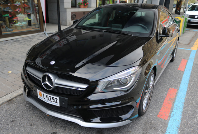 Mercedes-Benz CLA 45 AMG C117