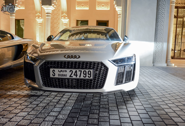 Audi R8 V10 Plus 2015