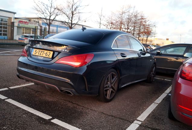 Mercedes-Benz CLA 45 AMG C117