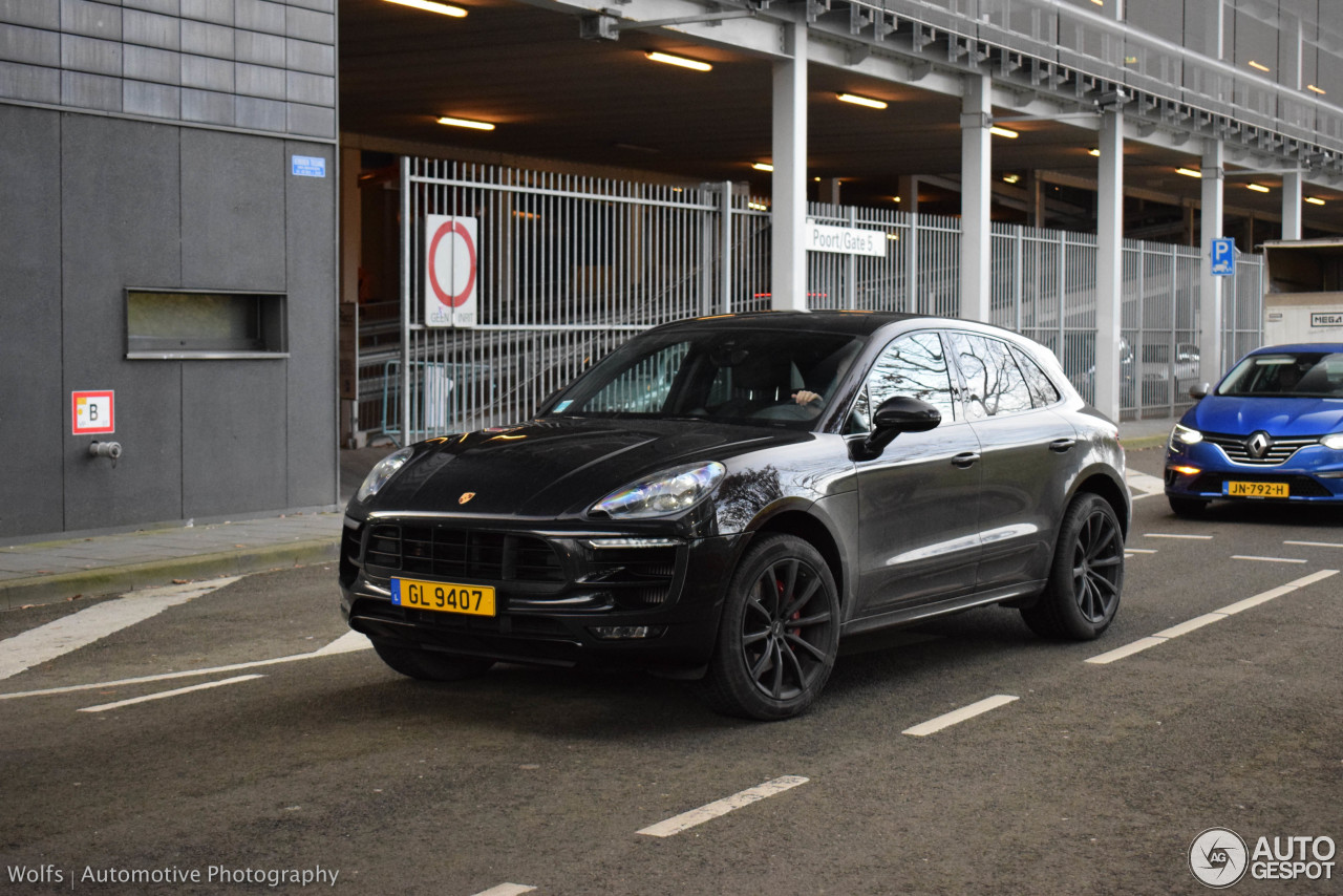 Porsche 95B Macan GTS