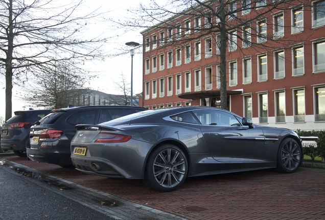 Aston Martin Vanquish 2013