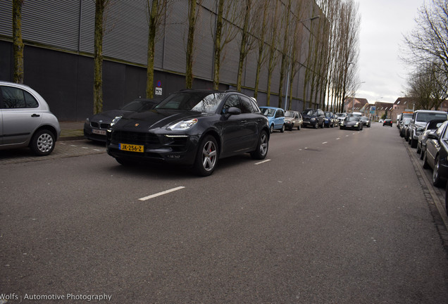 Porsche 95B Macan GTS