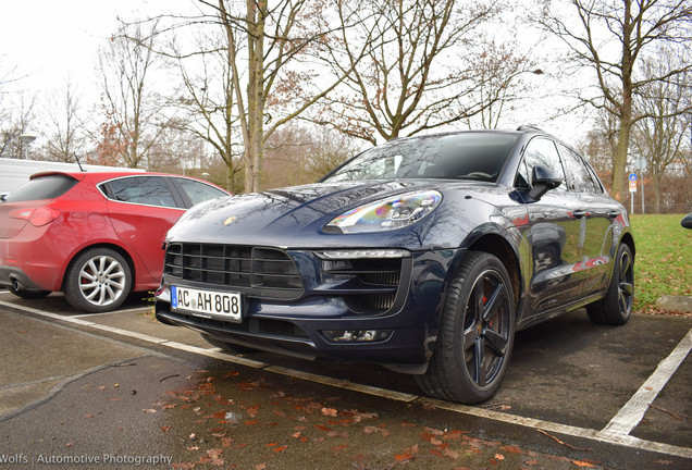 Porsche 95B Macan Turbo