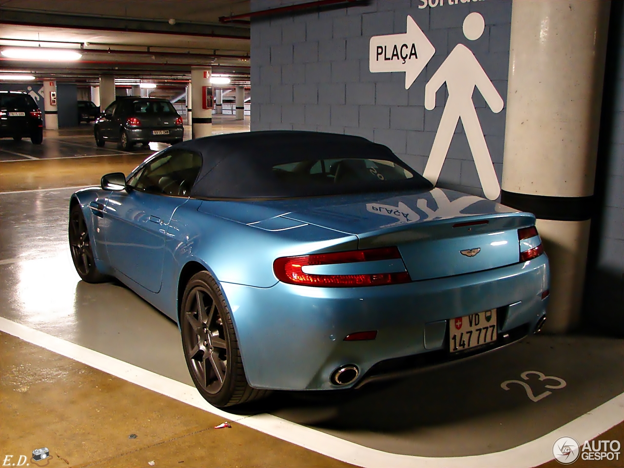 Aston Martin V8 Vantage Roadster