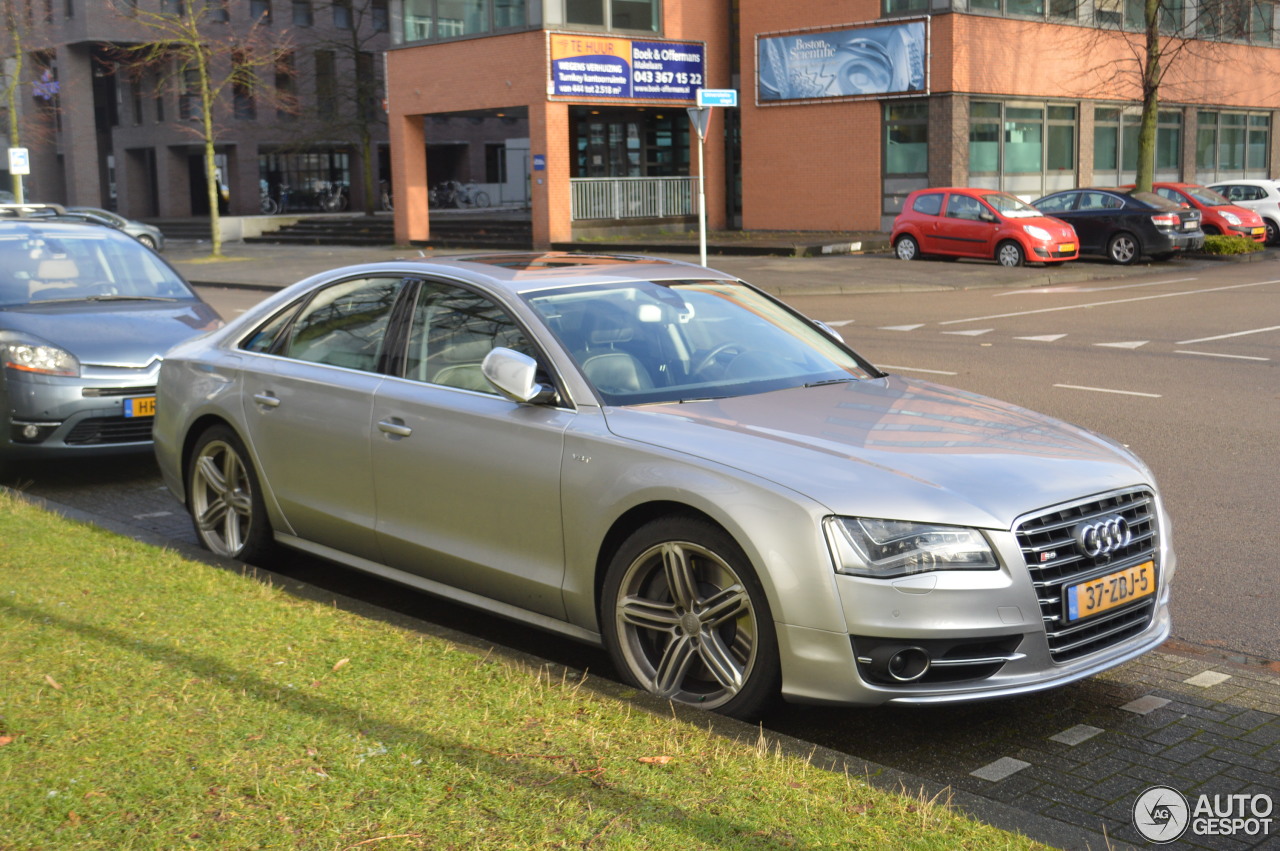 Audi S8 D4