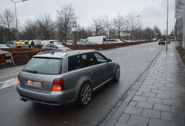 Audi RS4 Avant B5