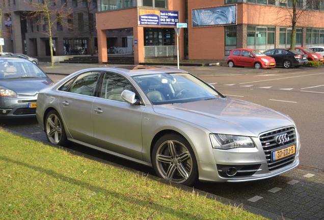 Audi S8 D4