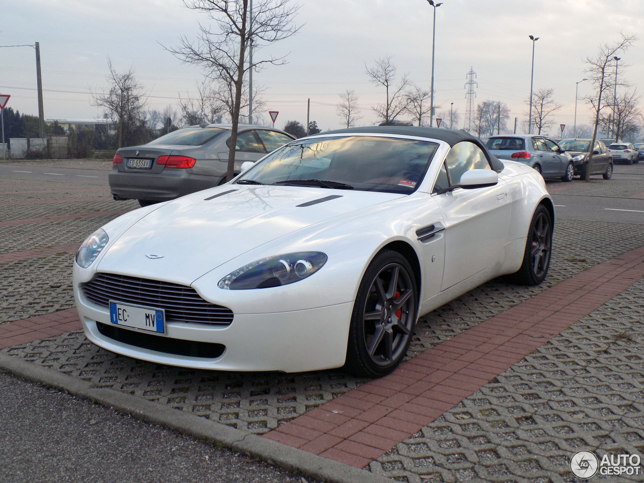 Aston Martin V8 Vantage Roadster