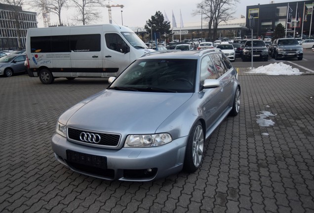 Audi RS4 Avant B5