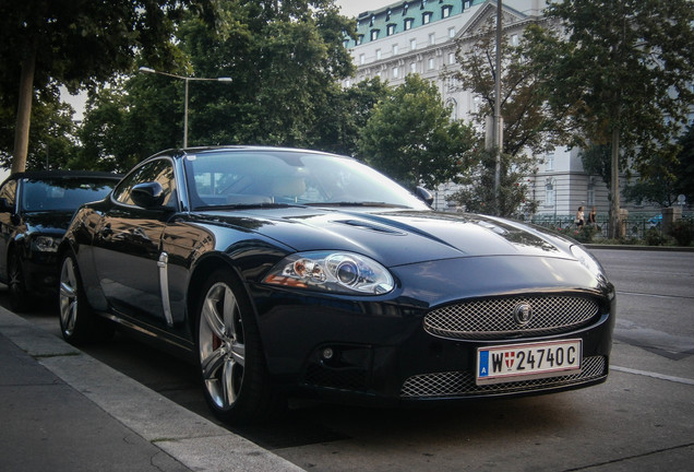 Jaguar XKR Portfolio