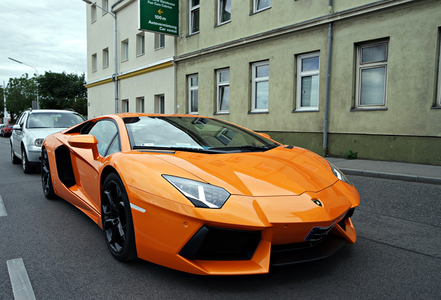 Lamborghini Aventador LP700-4