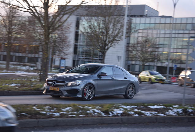 Mercedes-Benz CLA 45 AMG Edition 1 C117