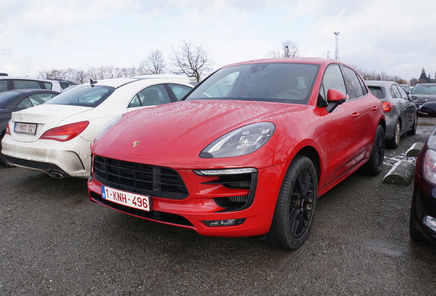 Porsche 95B Macan GTS