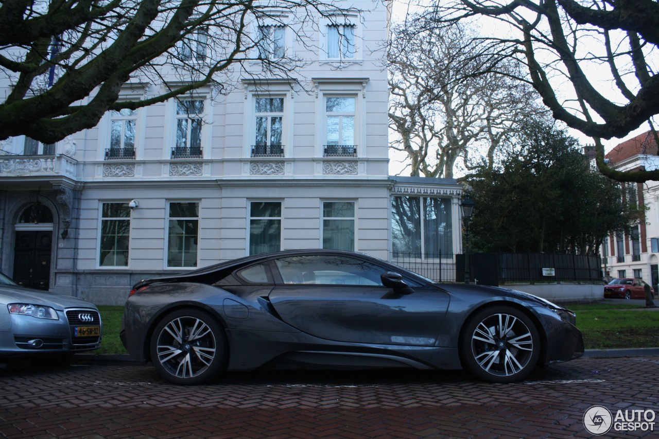 BMW i8