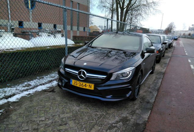 Mercedes-Benz CLA 45 AMG C117