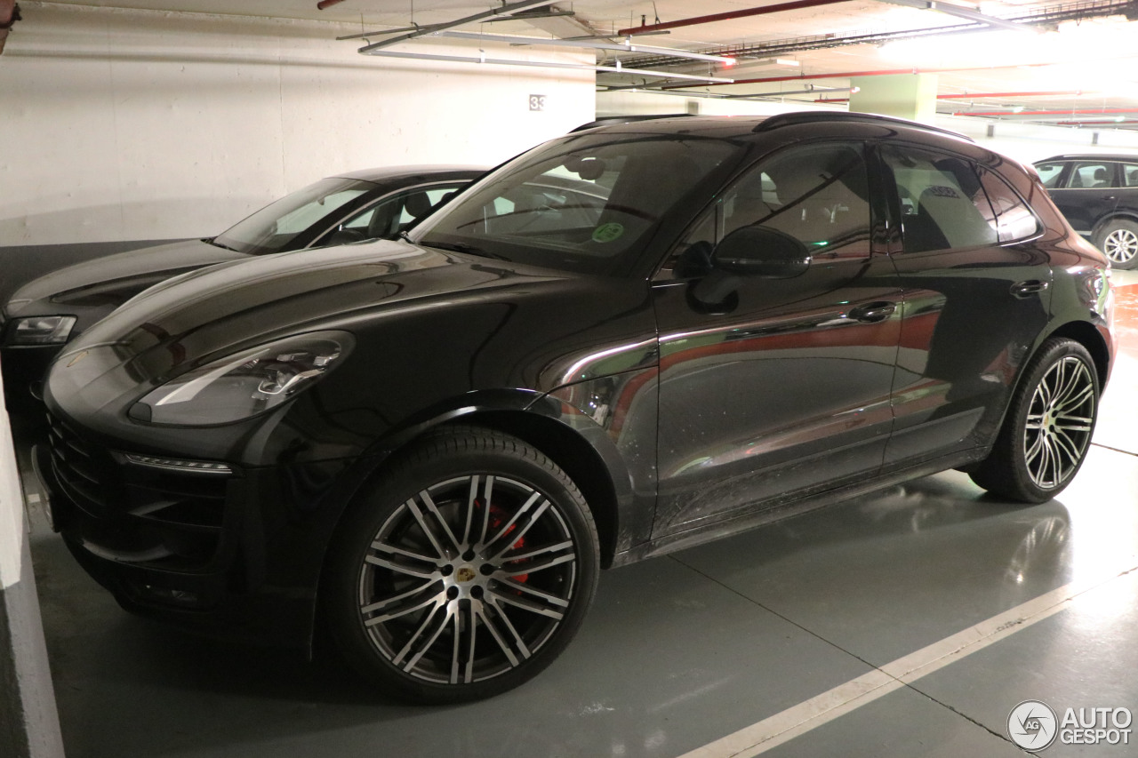 Porsche 95B Macan GTS