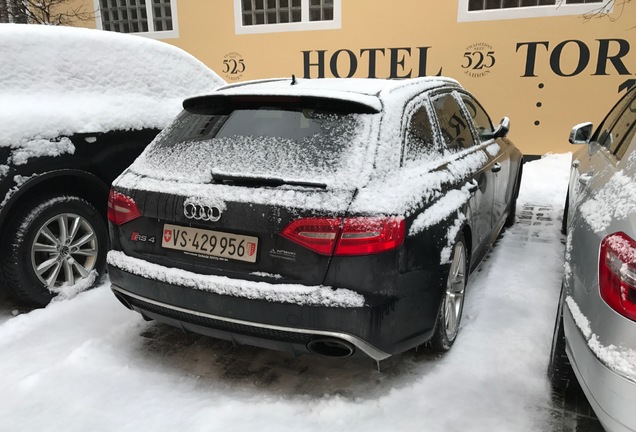 Audi RS4 Avant B8