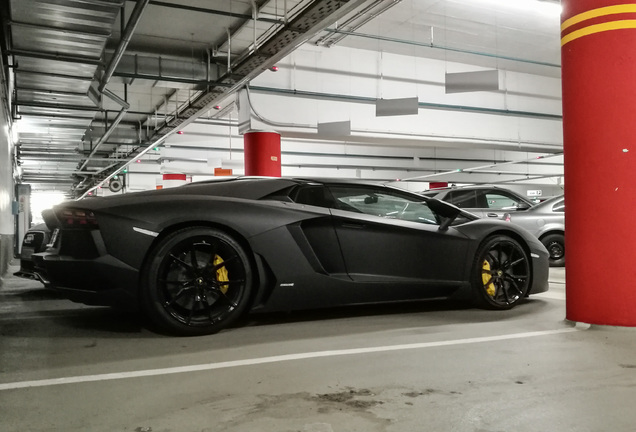 Lamborghini Aventador LP700-4 Roadster