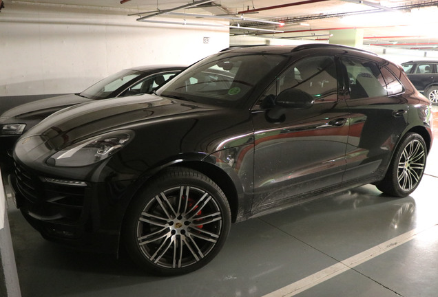 Porsche 95B Macan GTS