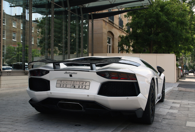 Lamborghini Aventador LP700-4