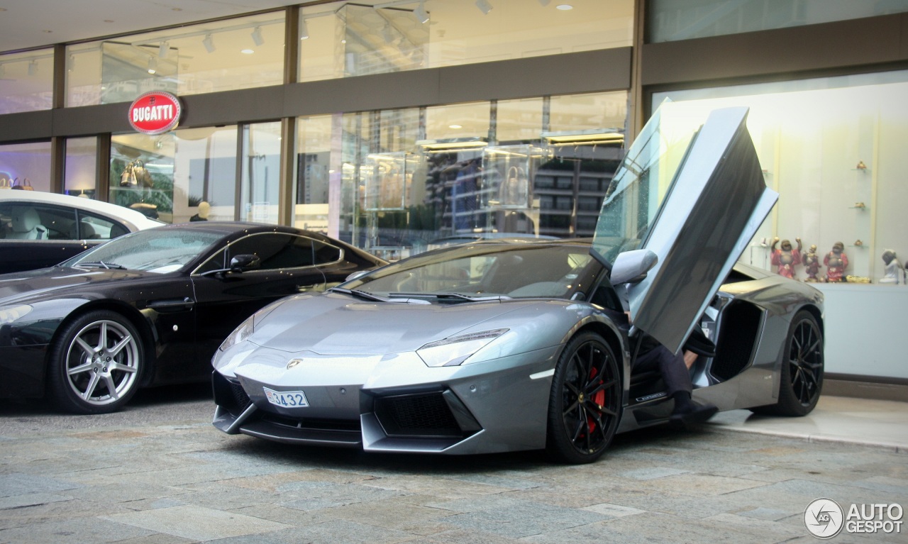 Lamborghini Aventador LP700-4 Roadster