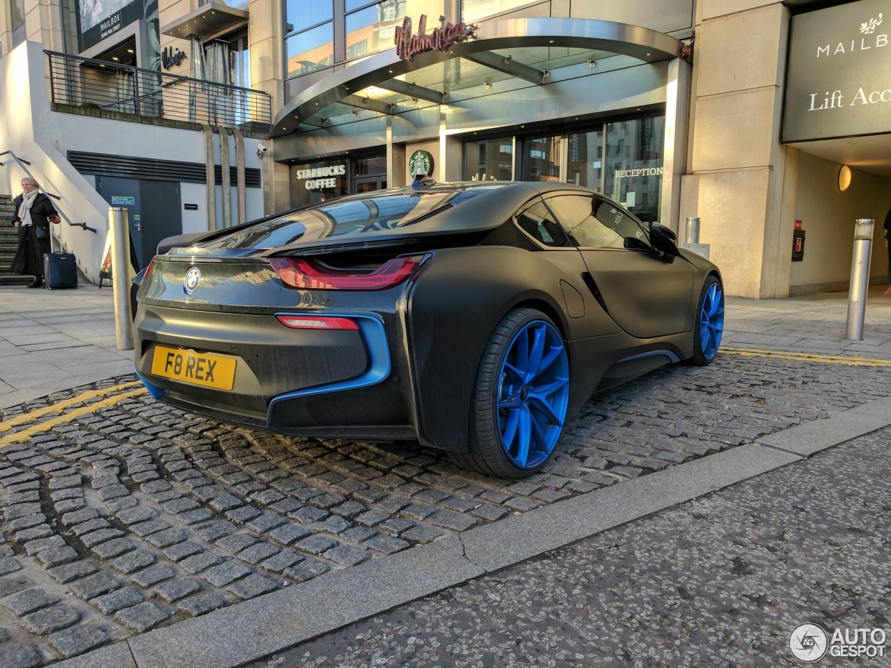 BMW i8