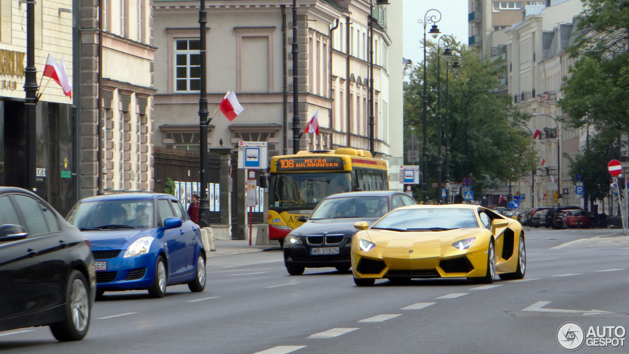 Lamborghini Aventador LP700-4