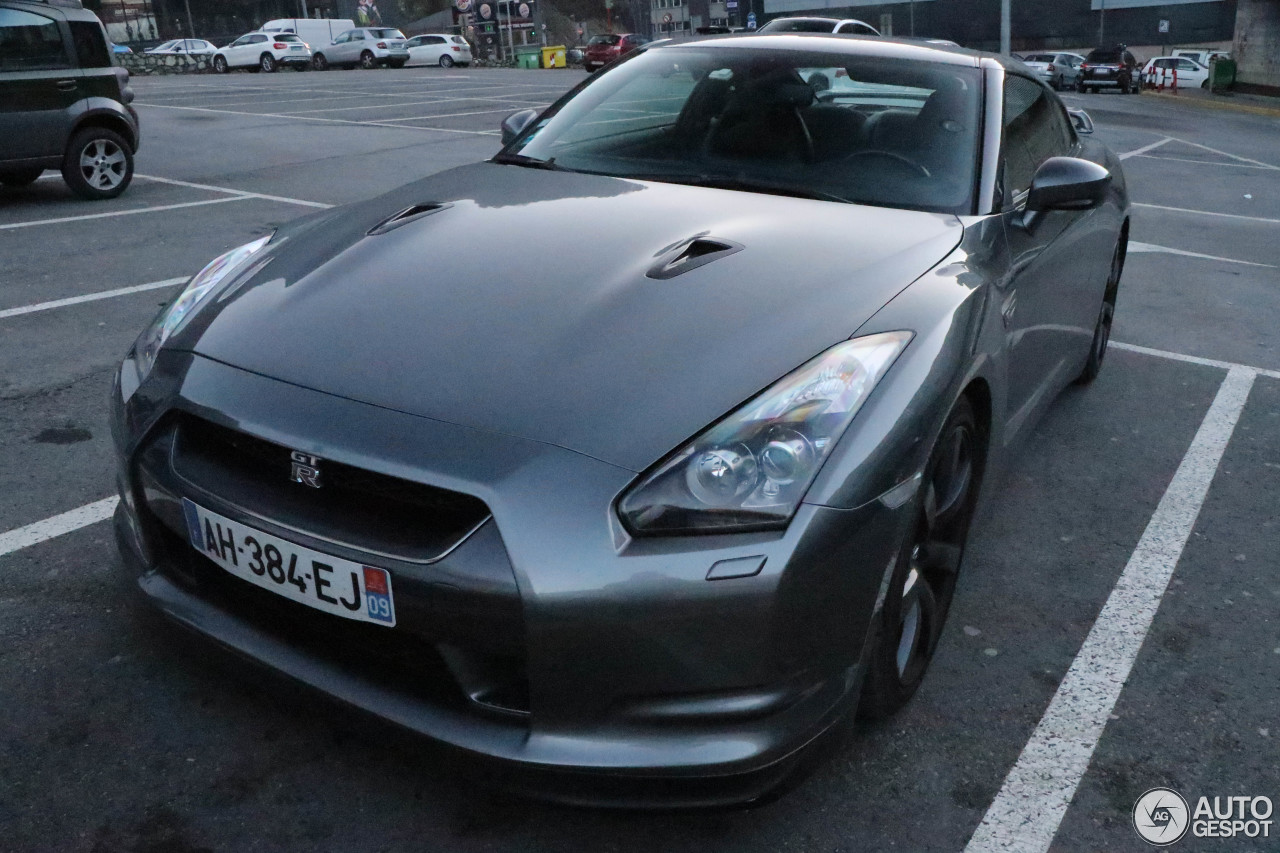 Nissan GT-R