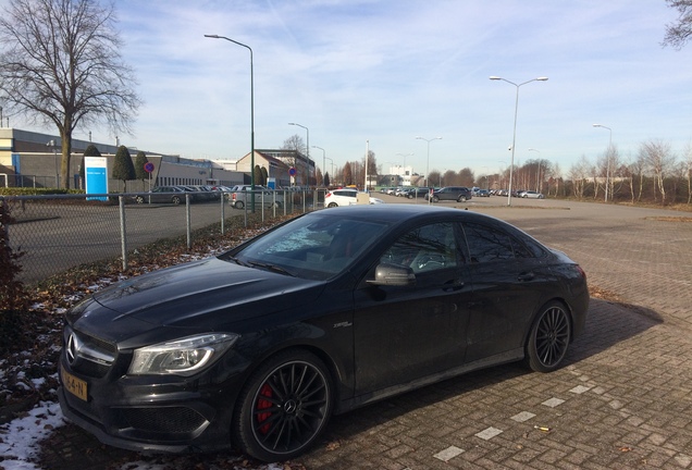 Mercedes-Benz CLA 45 AMG C117