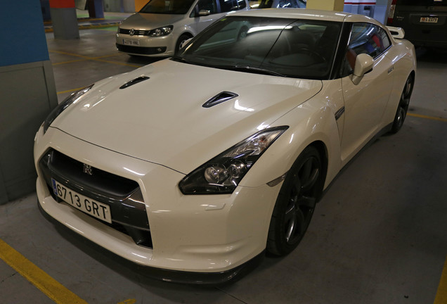 Nissan GT-R