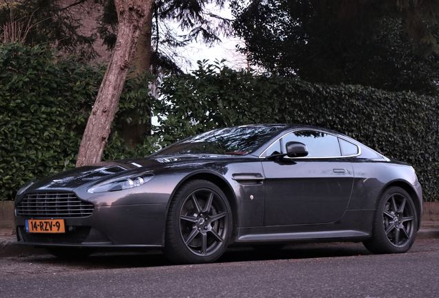 Aston Martin V8 Vantage S